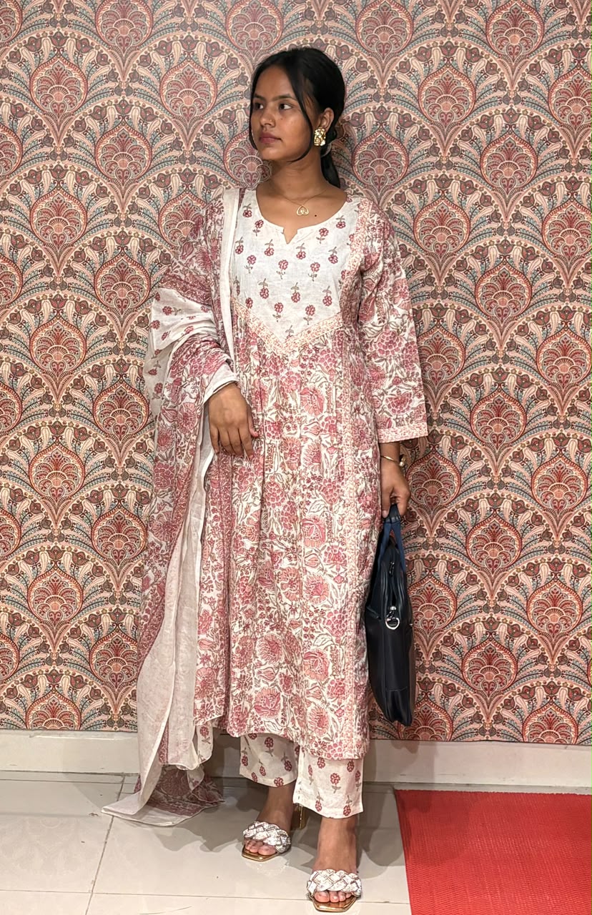 The Gulabi Block Print Cotton Set (Kurti, Pants & Dupatta)